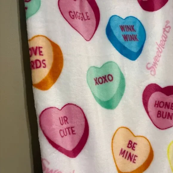 Sweethearts Conversation Candy Hearts Valentine’s Day White Colorful Blanket NWT - Picture 6 of 8